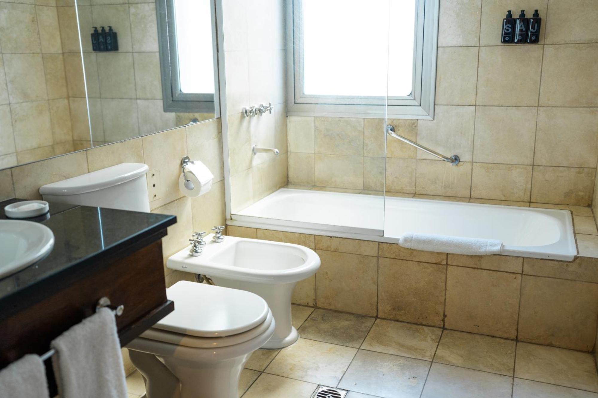 Amerian Executive Hotel