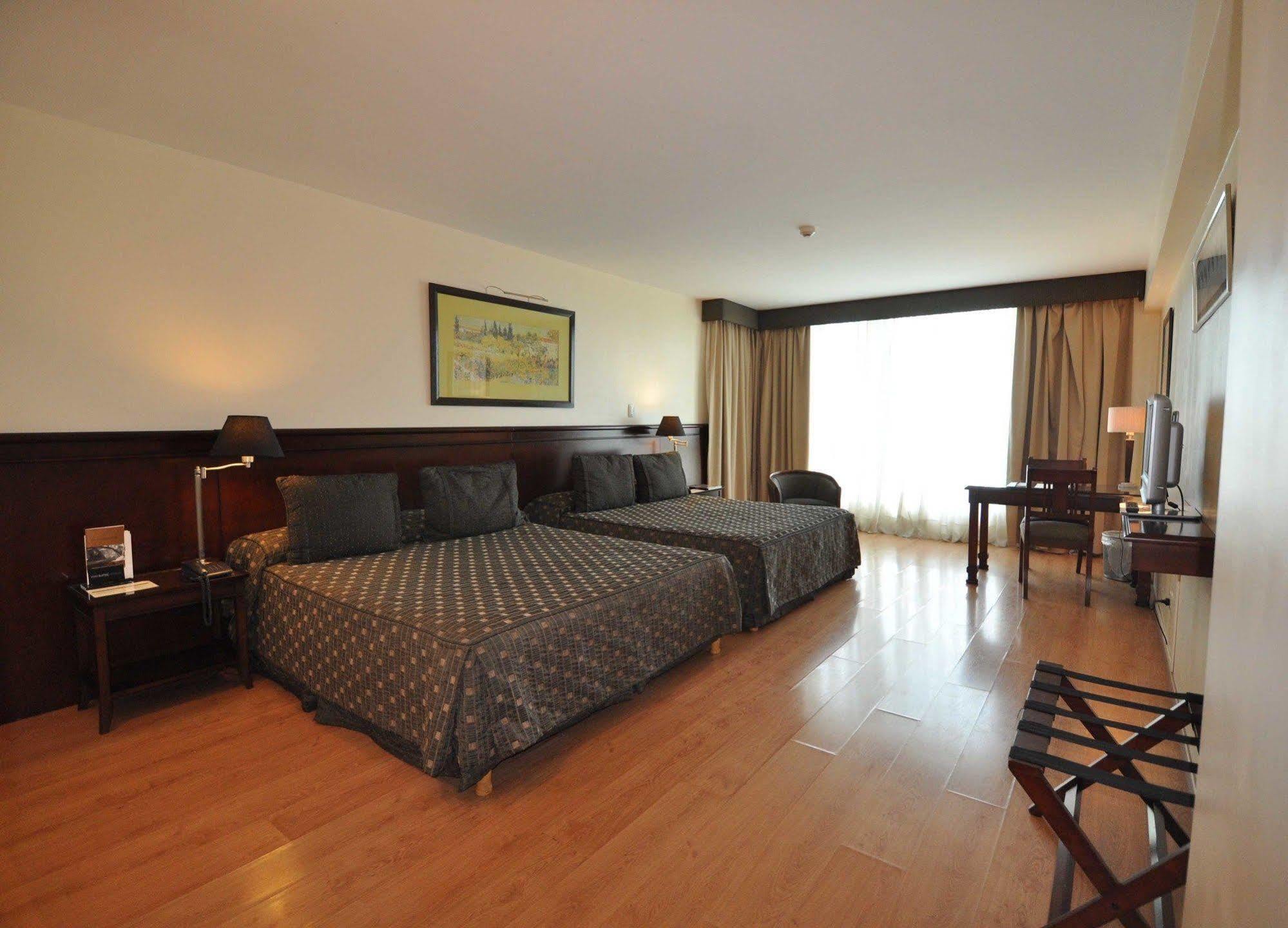 Amerian Executive 4*